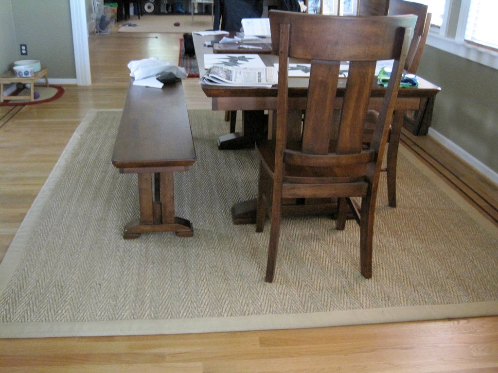 Benefits of Using Sisal Carpet Underneath Dining Room Table - Kiasalon